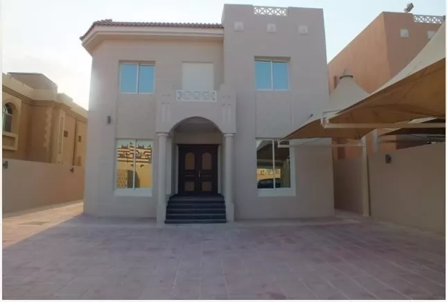 Жилой Готовая недвижимость 4 спальни С/Ж Отдельная вилла  в аренду в Доха #8344 - 1  image 